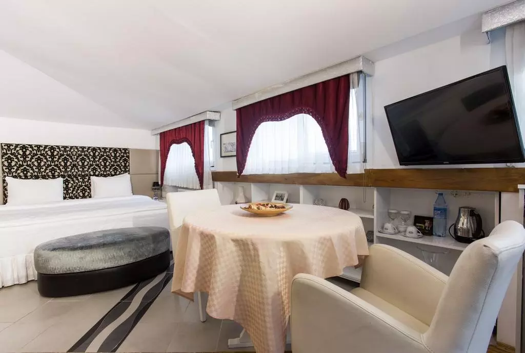 hotel la garden istanbul_shabavizparvaz_01.jpg